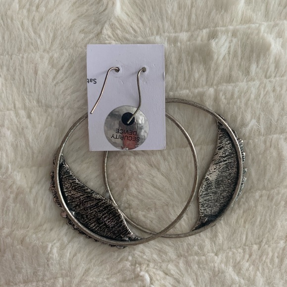 🌟2” Hoops🌟 - Picture 2 of 3